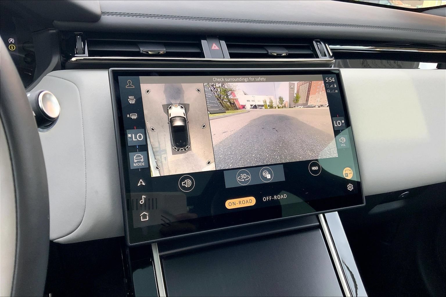 Certified 2026 Land Rover Range Rover Velar Dynamic SE AWD/4WD image 26