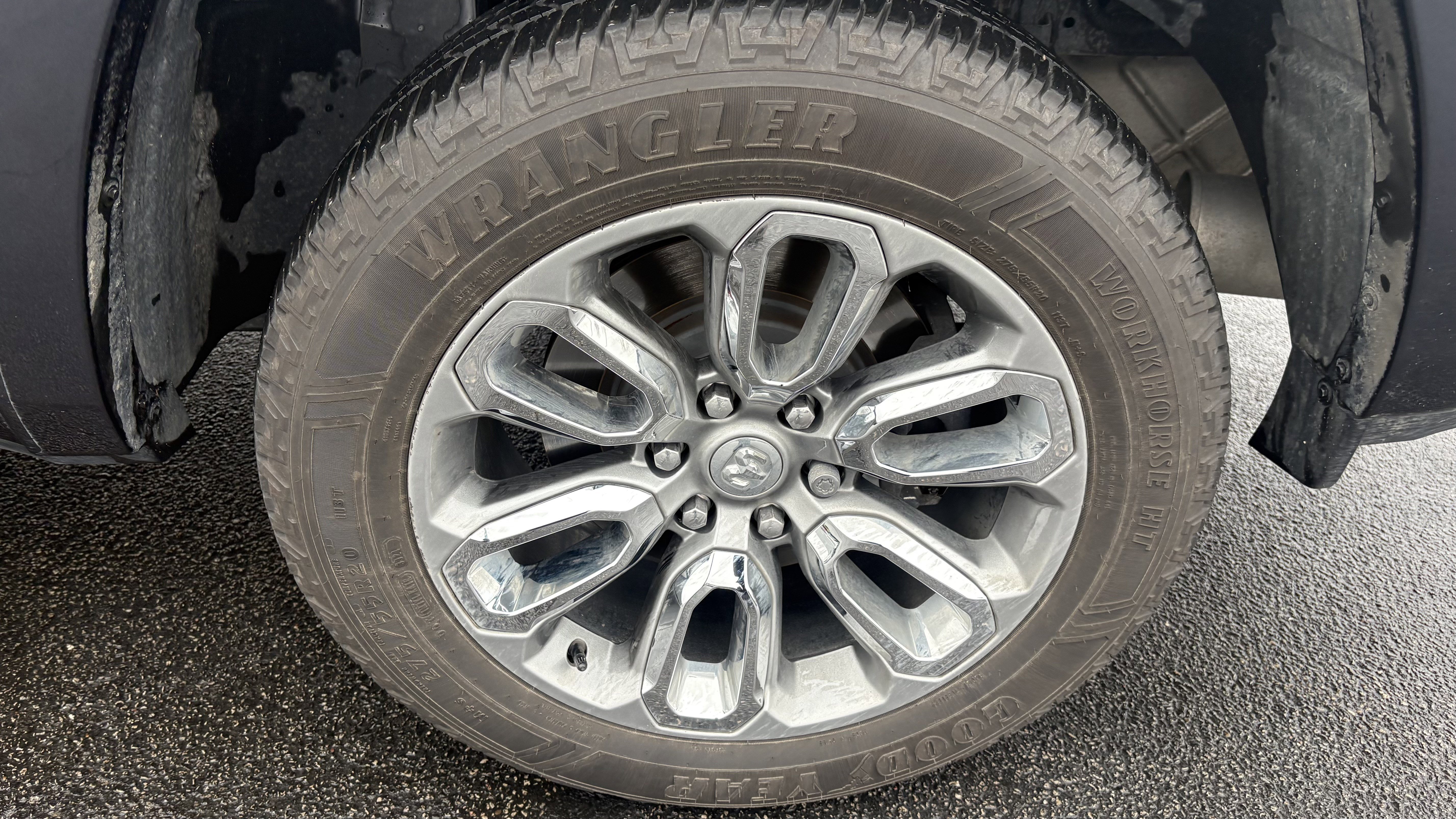 Used 2021 RAM 1500 Laramie w/ Sport Appearance Package image 13