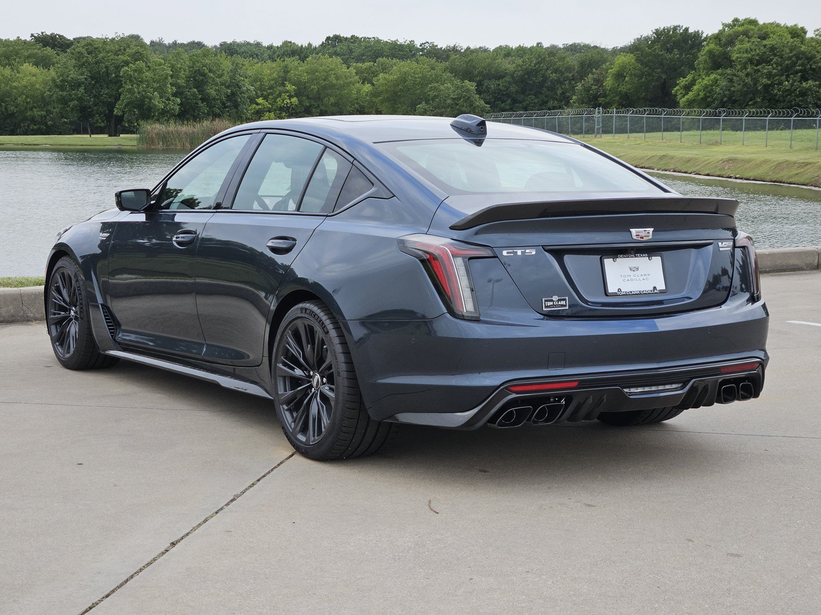 New 2026 Cadillac CT5 V Blackwing w/ Carbon Fiber 2 Package RWD image 4