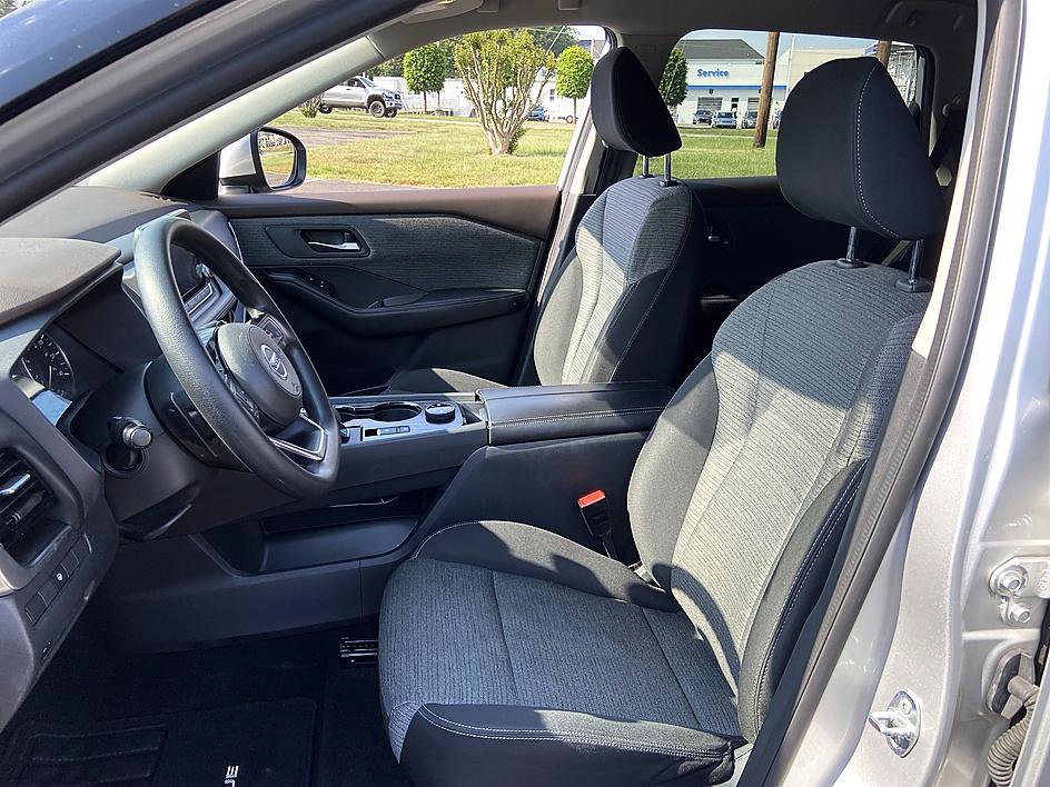 Used 2021 Nissan Rogue SV AWD/4WD image 11