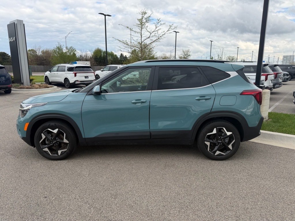 Used 2024 Kia Seltos EX FWD image 3