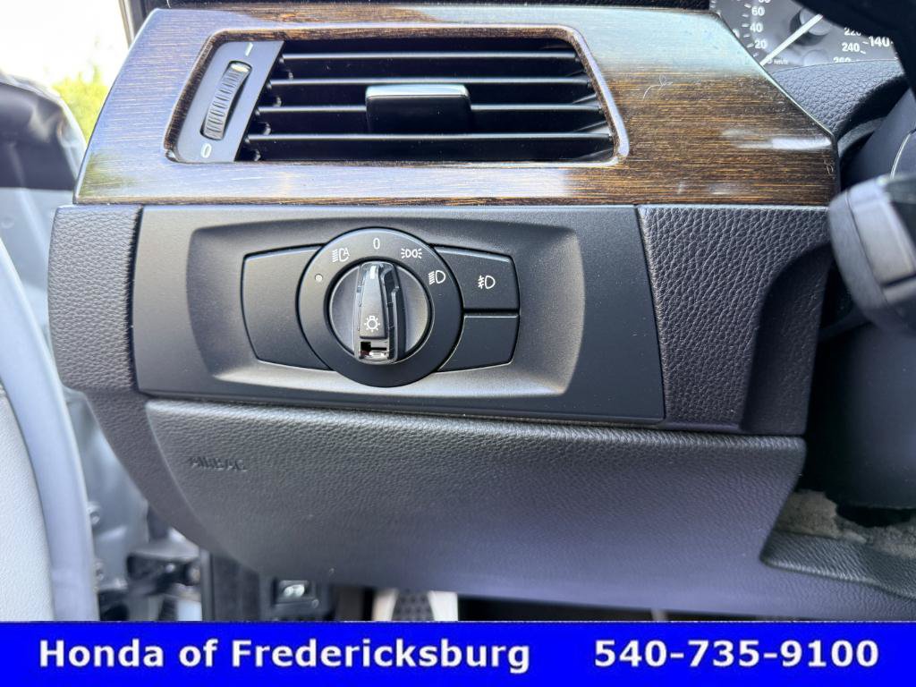Used 2012 BMW 335i Convertible RWD image 38