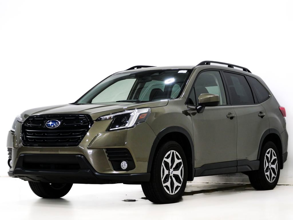 Used 2023 Subaru Forester Premium AWD/4WD image 3
