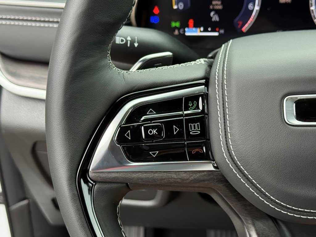 New 2025 Jeep Grand Cherokee Overland w/ Adv Protech Group III image 30