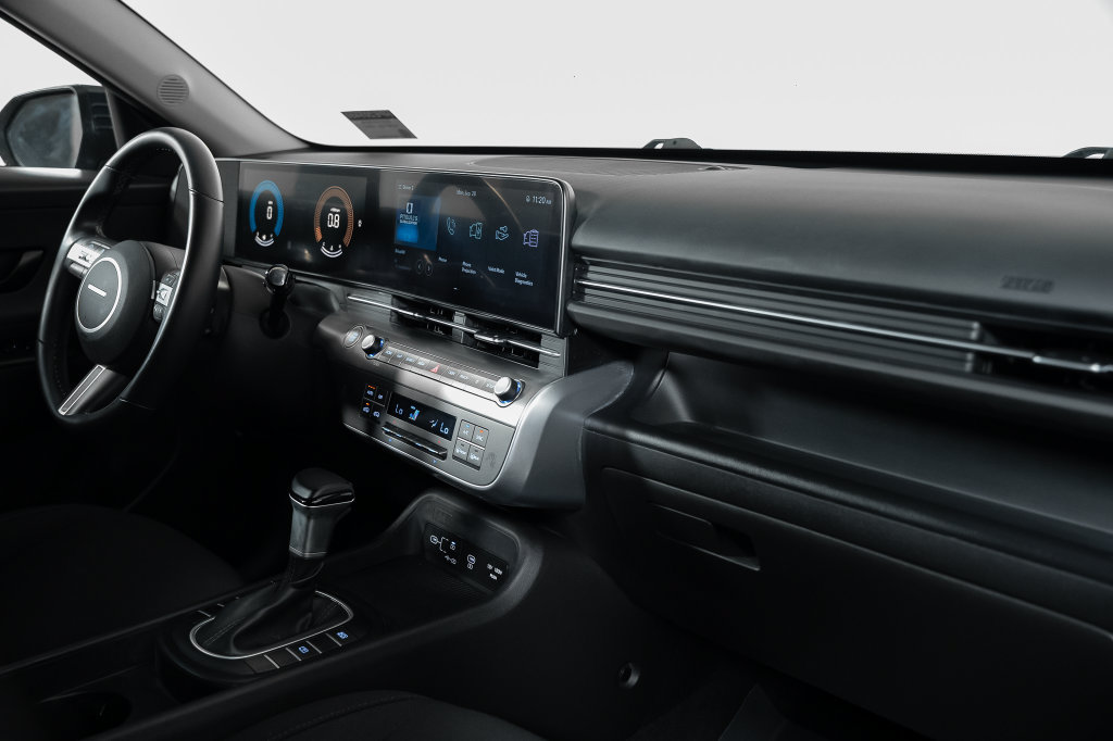 Certified 2025 Hyundai Kona SEL FWD image 36