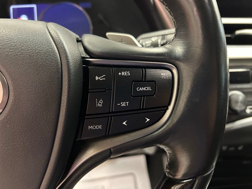 Used 2019 Lexus ES 300h w/ Premium Package FWD image 11