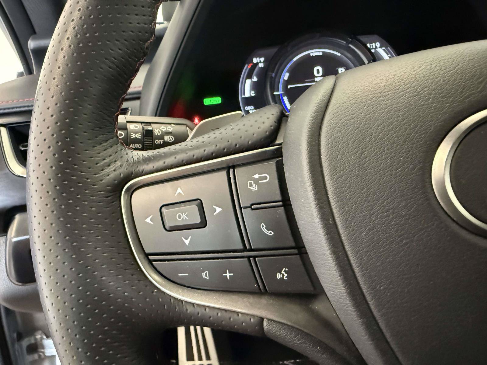 Used 2023 Lexus UX 250h F Sport AWD/4WD image 35