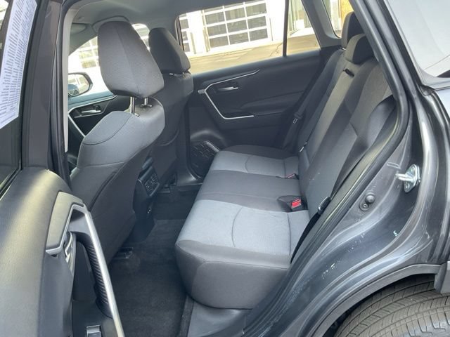 Used 2025 Toyota RAV4 XLE AWD/4WD image 27