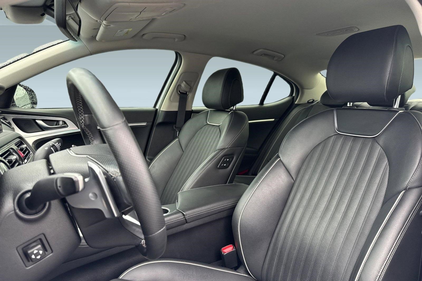 Used 2019 Genesis G70 3.3T Advanced image 20