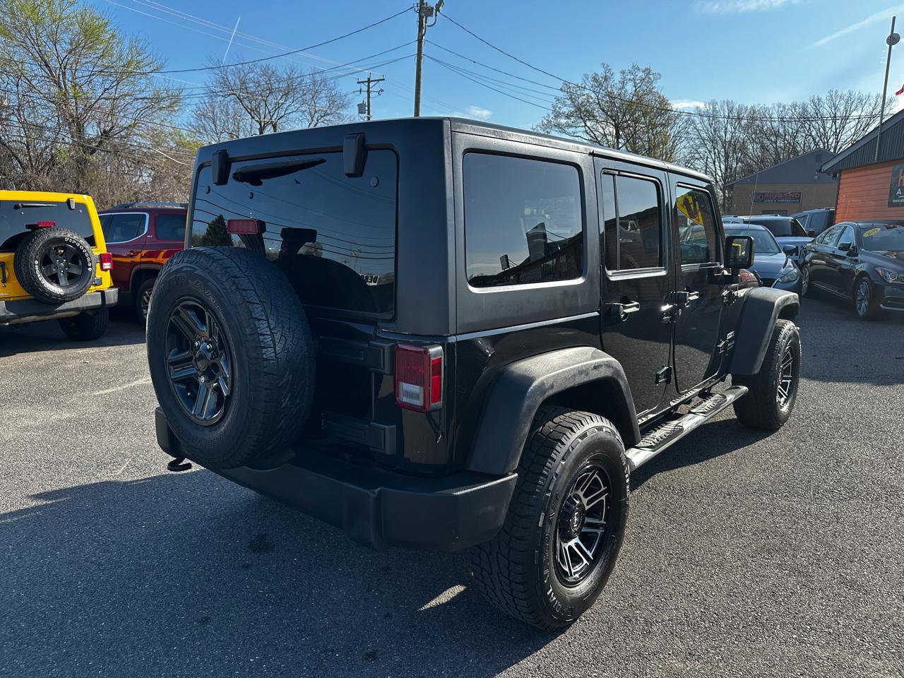 Used 2017 Jeep Wrangler Unlimited Sport w/ Connectivity Group AWD/4WD image 5