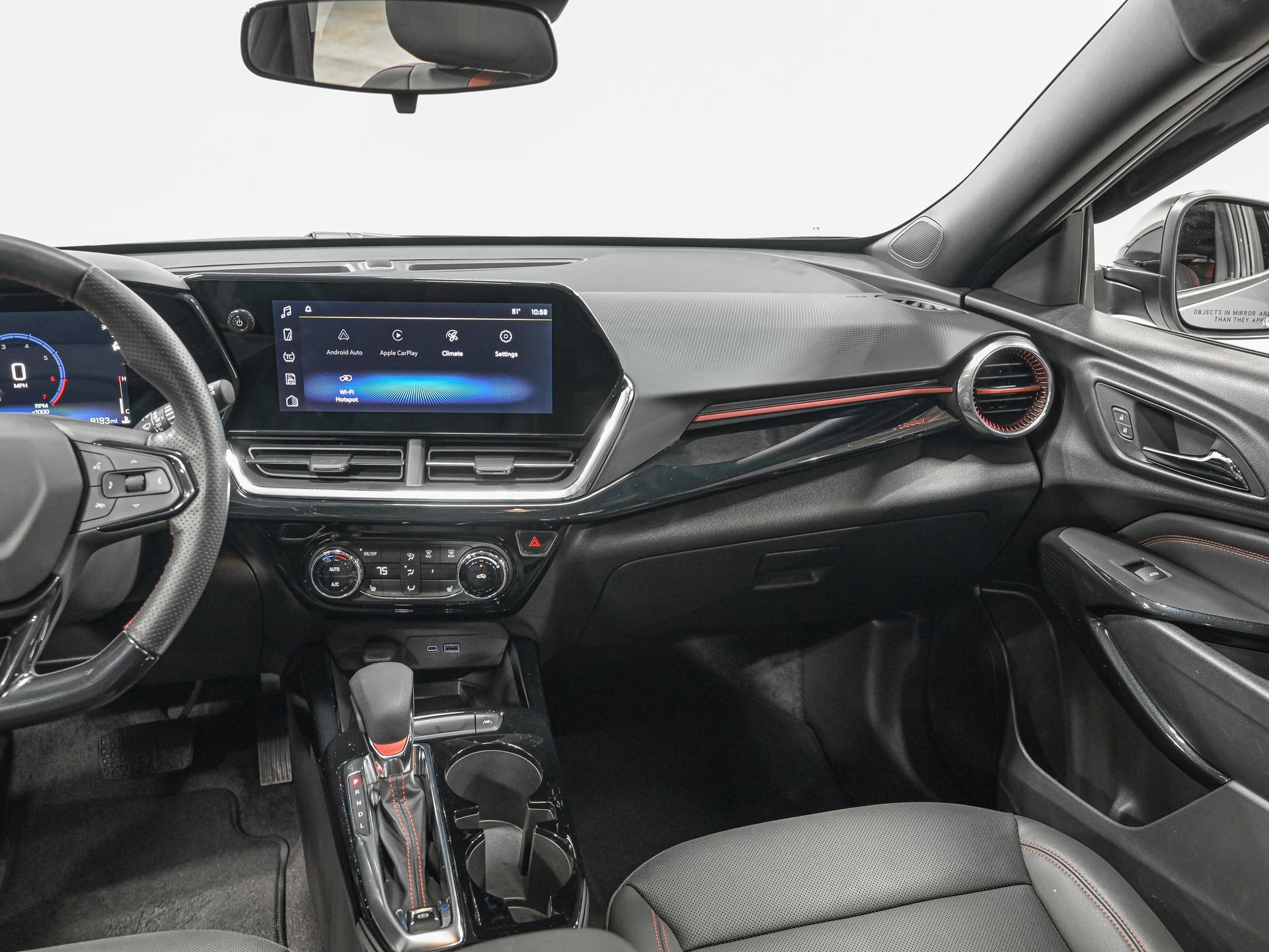 Used 2025 Chevrolet Trax RS w/ Sunroof Package image 30