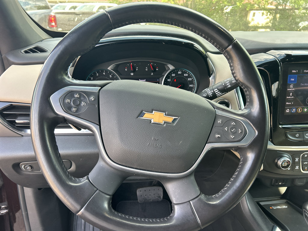 Used 2022 Chevrolet Traverse LT FWD image 24