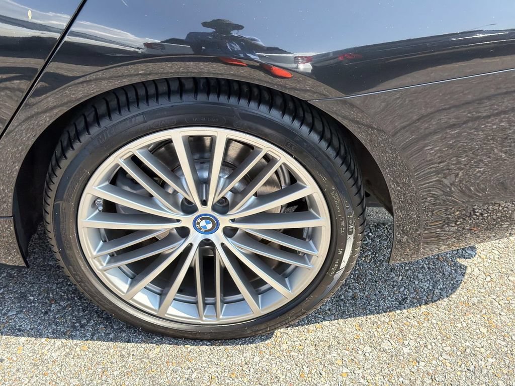 Used 2018 BMW 530e RWD image 4
