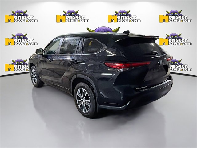 Used 2023 Toyota Highlander XLE image 6
