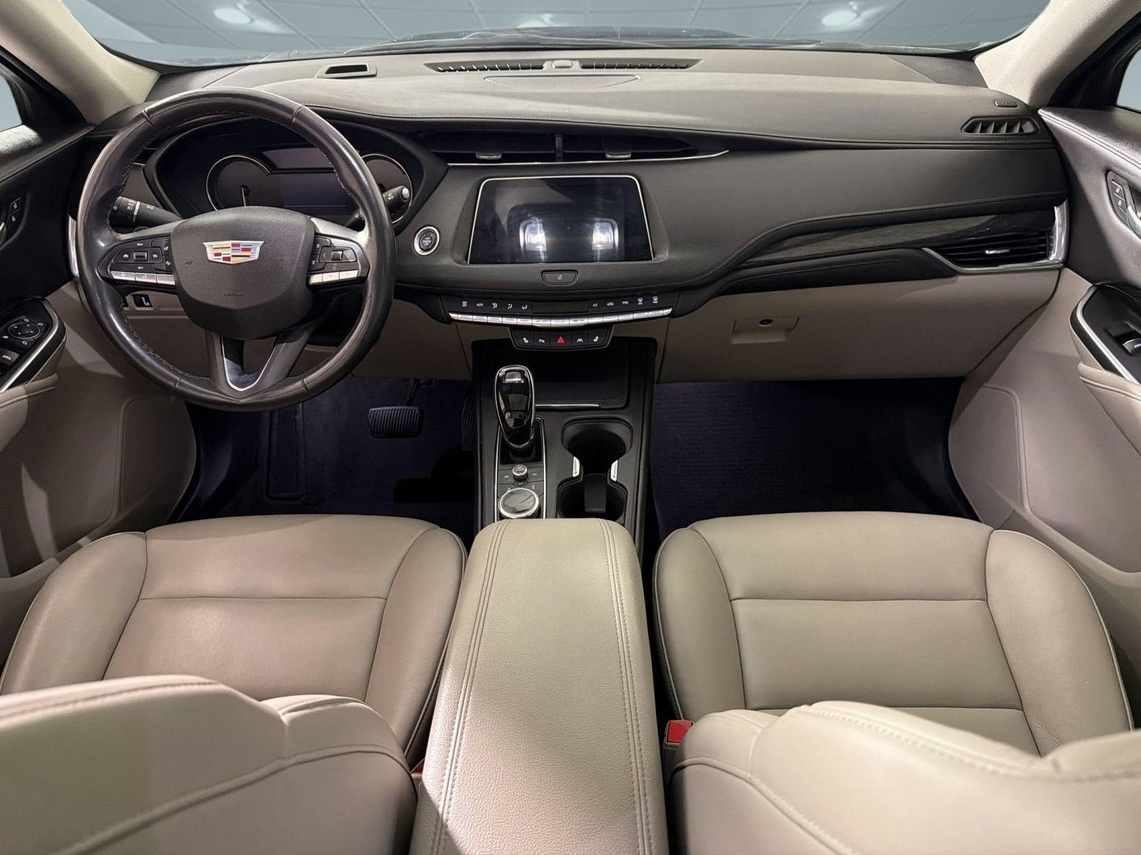 Used 2023 Cadillac XT4 Premium Luxury w/ Cold Weather Package FWD image 15