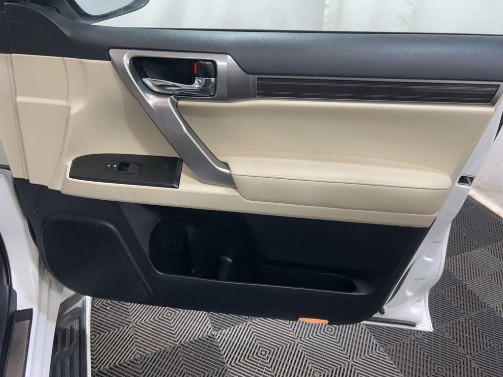 Used 2023 Lexus GX 460 Premium w/ Premium Plus Package image 11