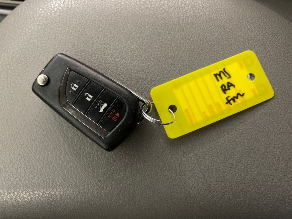 Certified 2020 Toyota Camry SE FWD image 24