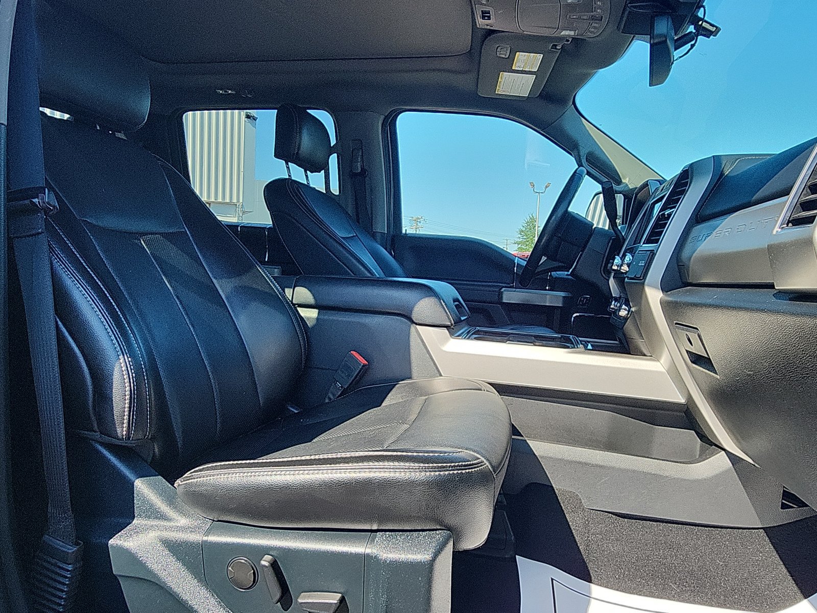Used 2021 Ford F250 Lariat w/ Lariat Ultimate Package AWD/4WD image 24
