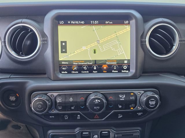 Used 2020 Jeep Wrangler Unlimited Sahara AWD/4WD image 27
