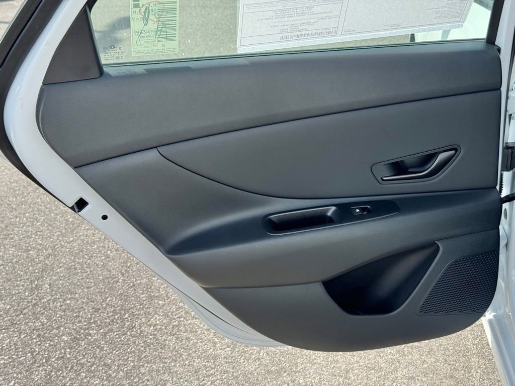 Used 2025 Hyundai Elantra Sport image 16