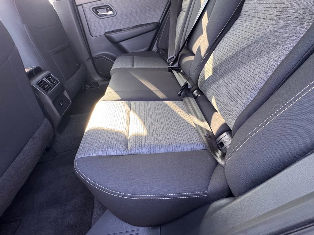 Certified 2023 Nissan Rogue SV image 21