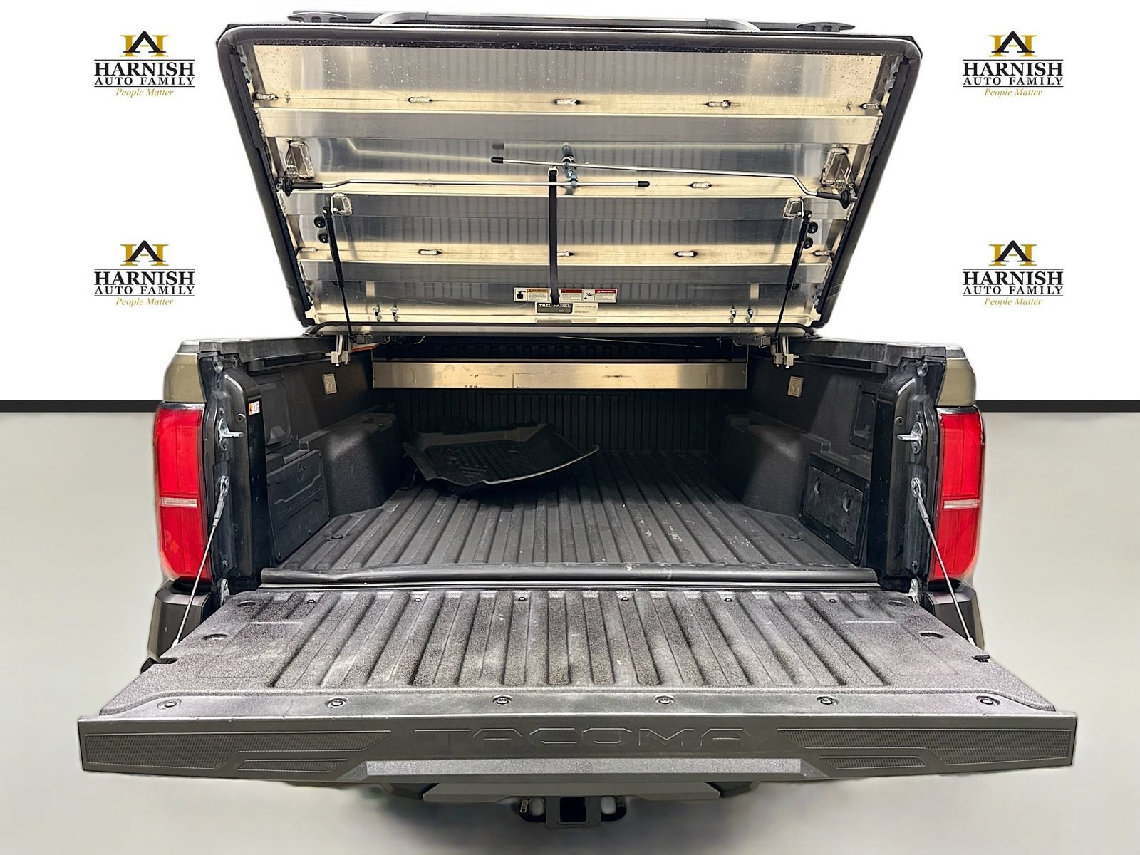 Used 2025 Toyota Tacoma 4x4 Double Cab Hybrid w/ Tow Tech Package image 32