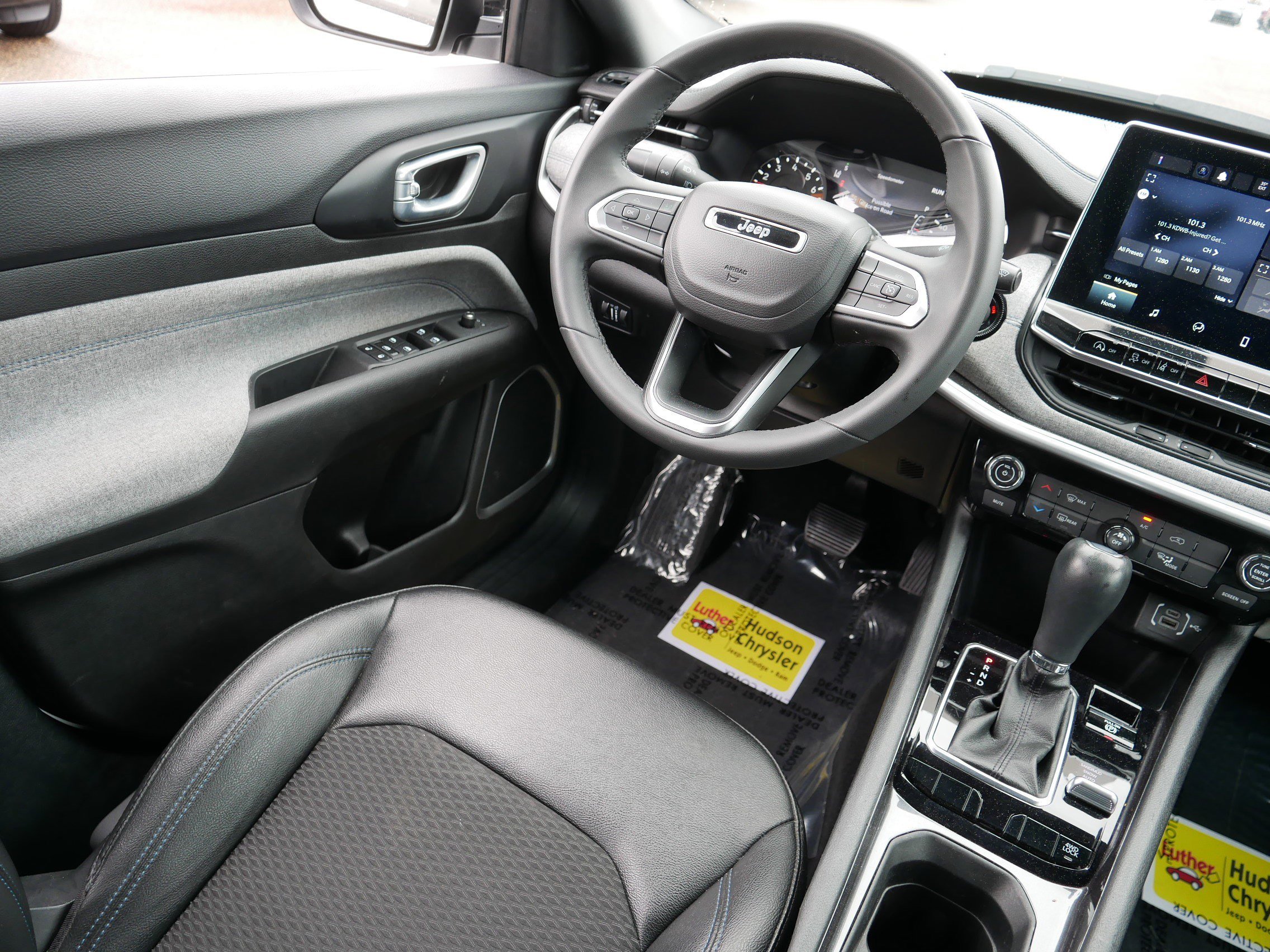 Certified 2024 Jeep Compass Latitude image 9