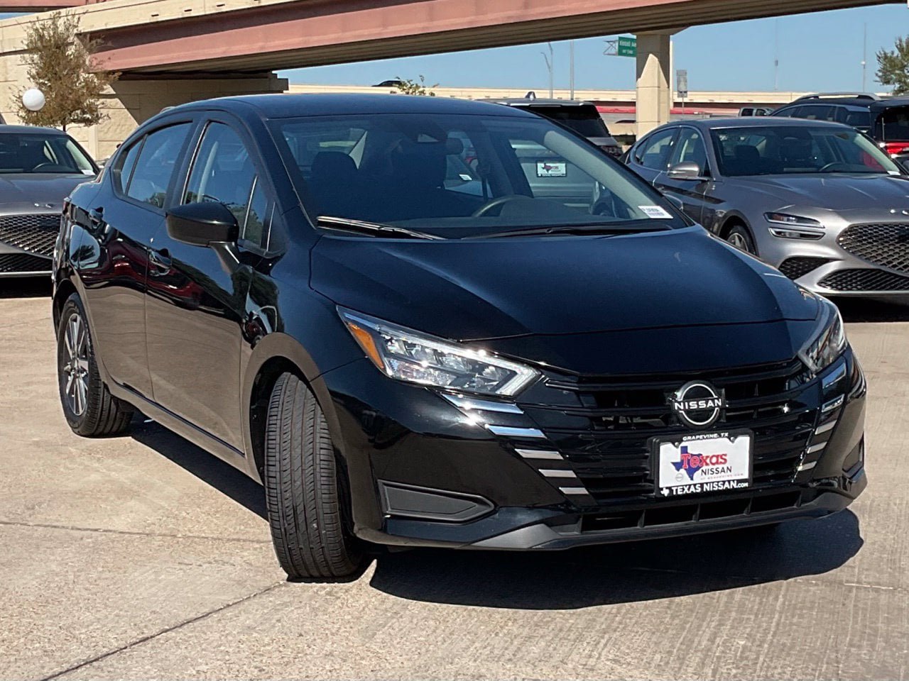Used 2025 Nissan Versa SV FWD image 3