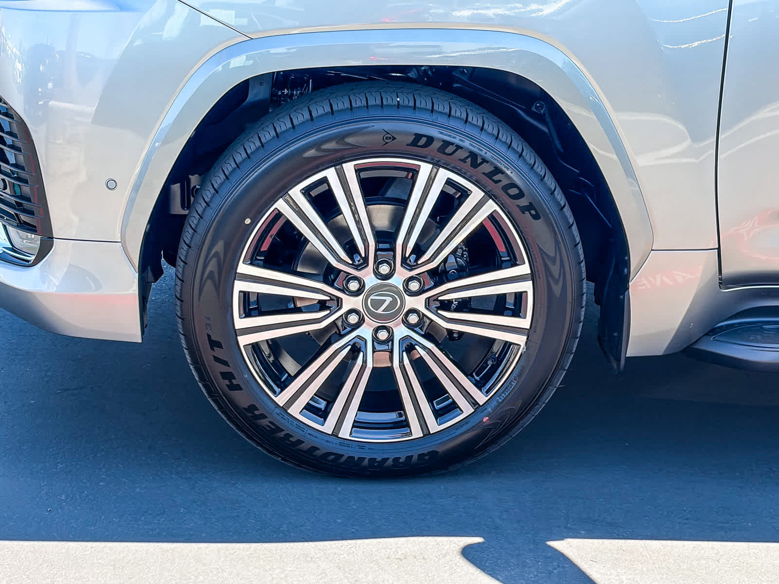 New 2026 Lexus LX 700h Luxury AWD/4WD image 9