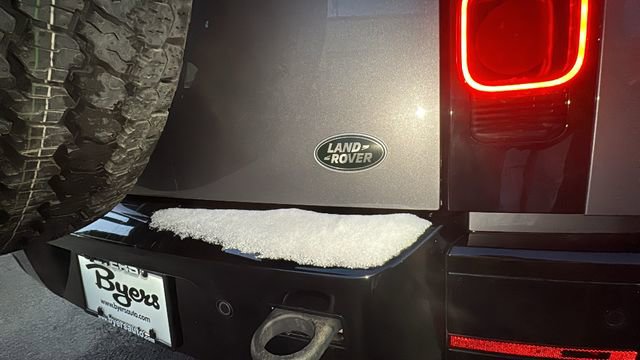 Used 2022 Land Rover Defender 110 X-Dynamic SE image 34