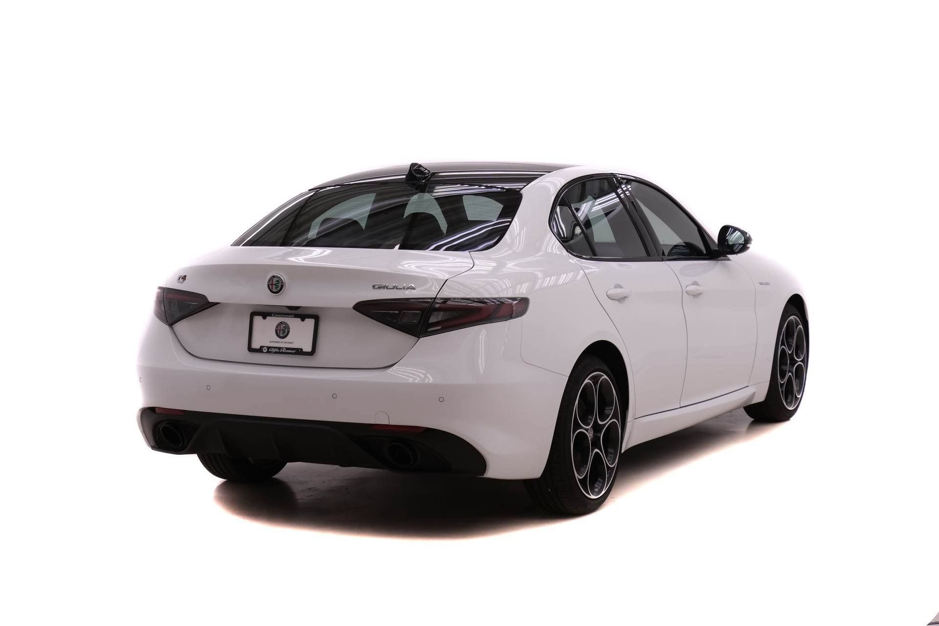 New 2025 Alfa Romeo Giulia AWD image 4