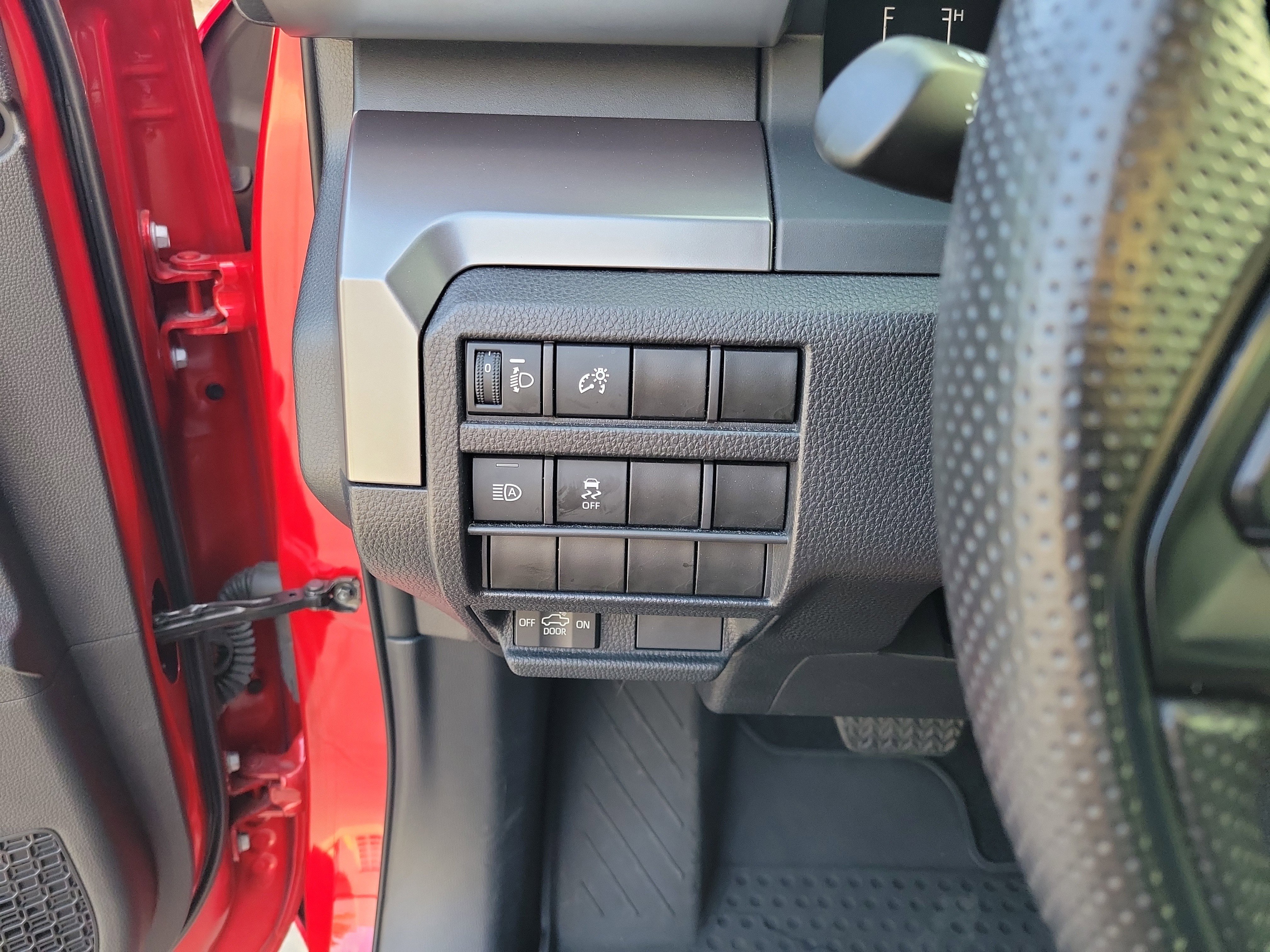 Certified 2025 Toyota Tacoma SR5 image 15