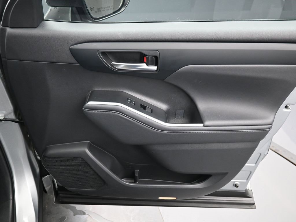 Certified 2023 Toyota Highlander XSE image 38