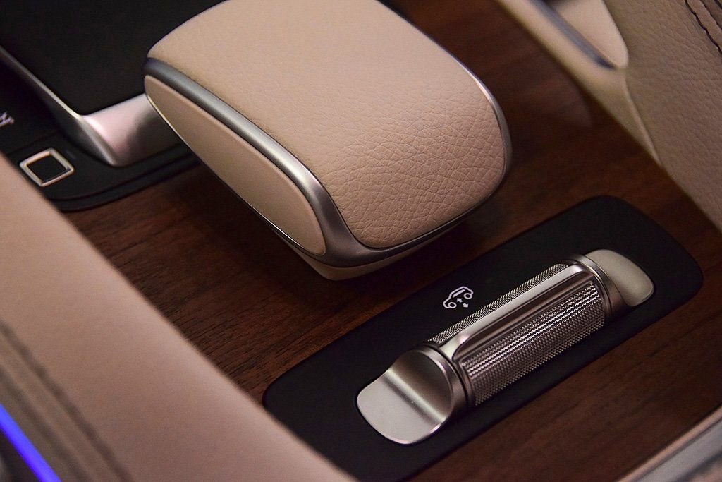 Used 2025 Mercedes-Benz GLS 580 4MATIC image 28