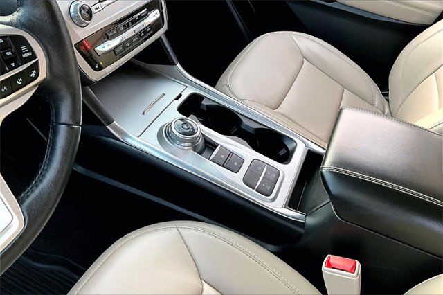 Used 2022 Ford Explorer XLT w/ Equipment Group 202A image 18