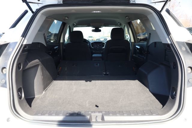 Used 2024 GMC Terrain SLE image 25