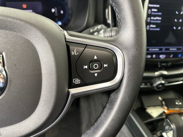 Used 2023 Volvo XC60 B5 Core image 15