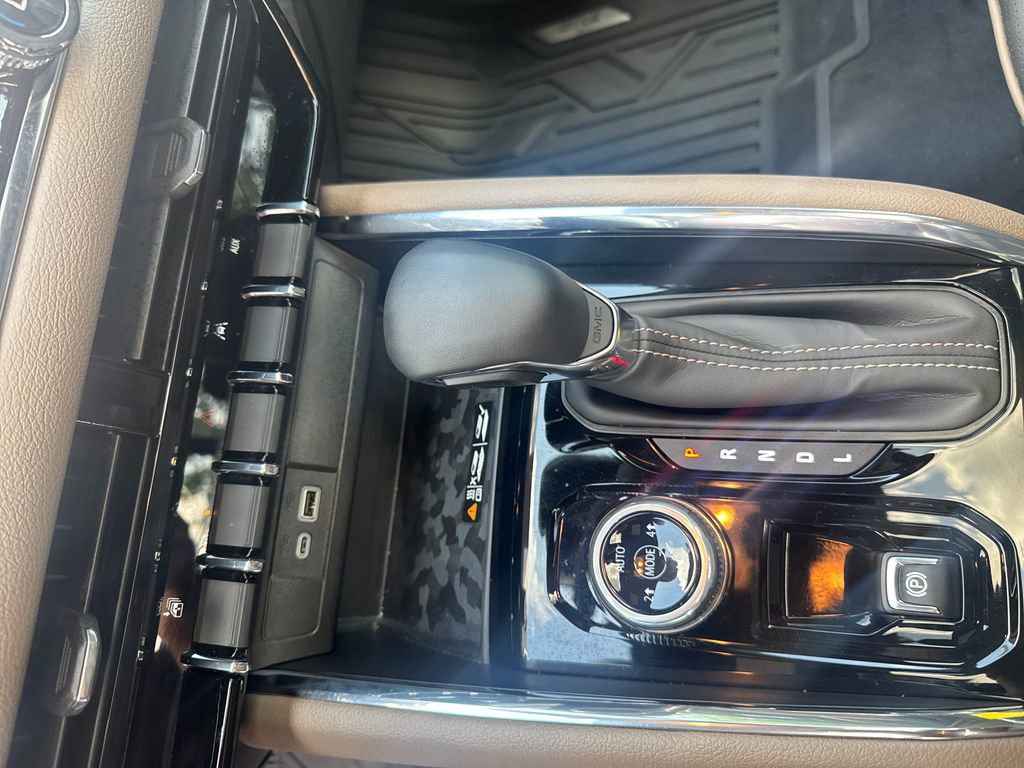 Used 2023 GMC Canyon Denali image 26