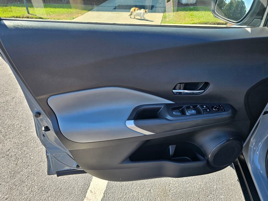 Used 2022 Nissan Kicks SR w/ Premium Package FWD image 14