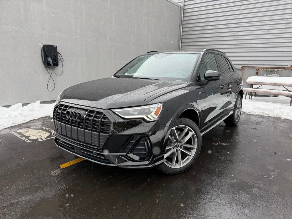 New 2025 Audi Q3 2.0T Premium image 1
