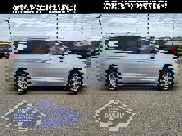 New 2026 Chrysler Pacifica Select image 34