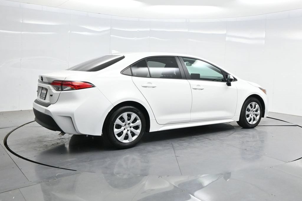 Used 2025 Toyota Corolla LE FWD image 44