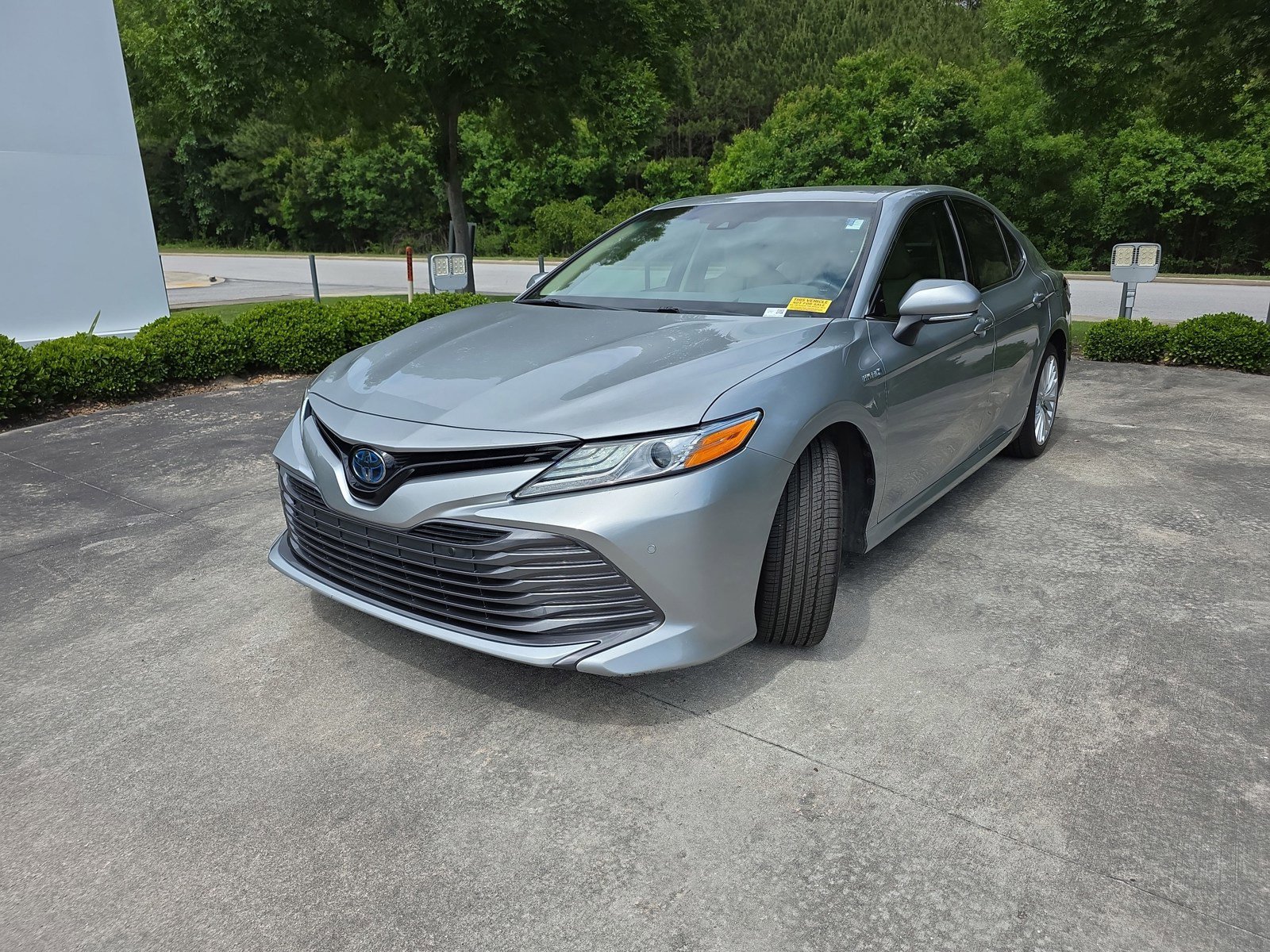 Used 2018 Toyota Camry XLE FWD image 8
