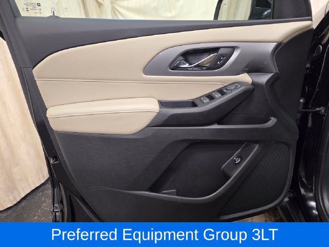 Used 2023 Chevrolet Traverse LT AWD/4WD image 10