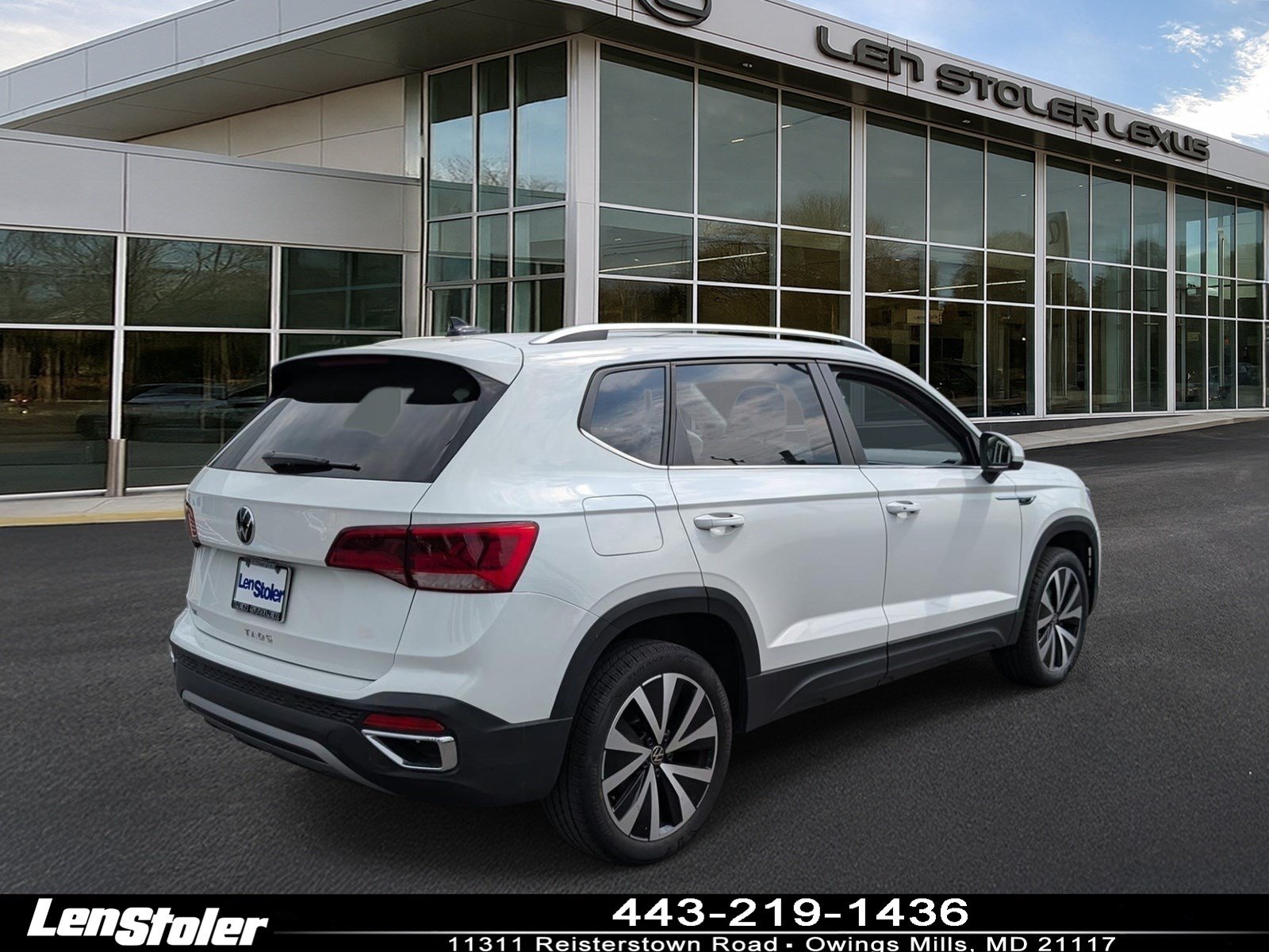 Used 2024 Volkswagen Taos SE FWD image 3