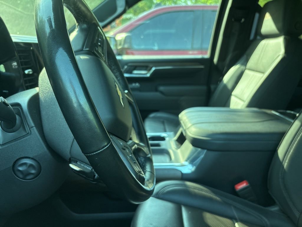 Used 2025 Chevrolet Silverado 1500 High Country AWD/4WD image 15