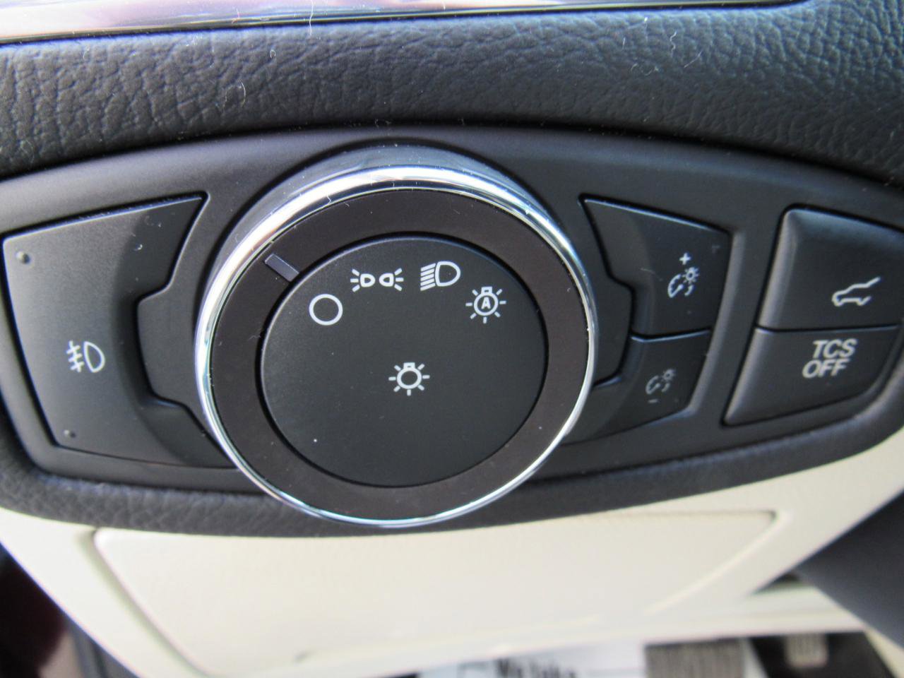 Used 2019 Ford Edge Titanium w/ Equipment Group 301A image 12