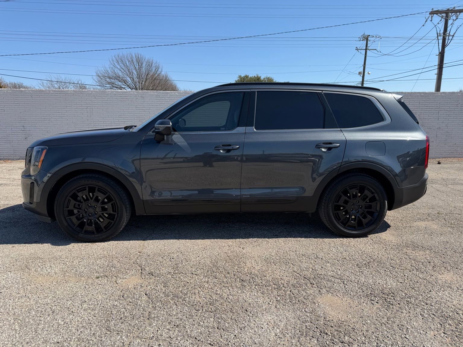 Used 2021 Kia Telluride EX w/ EX Premium Package image 3