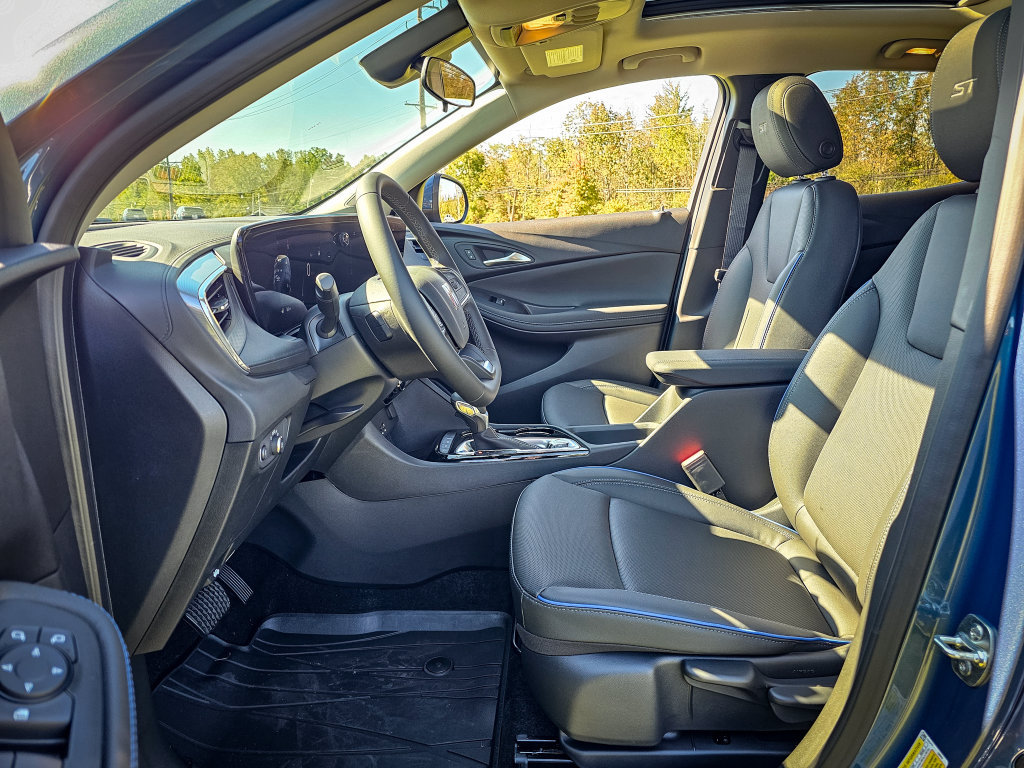New 2026 Buick Encore GX Sport Touring AWD/4WD image 11