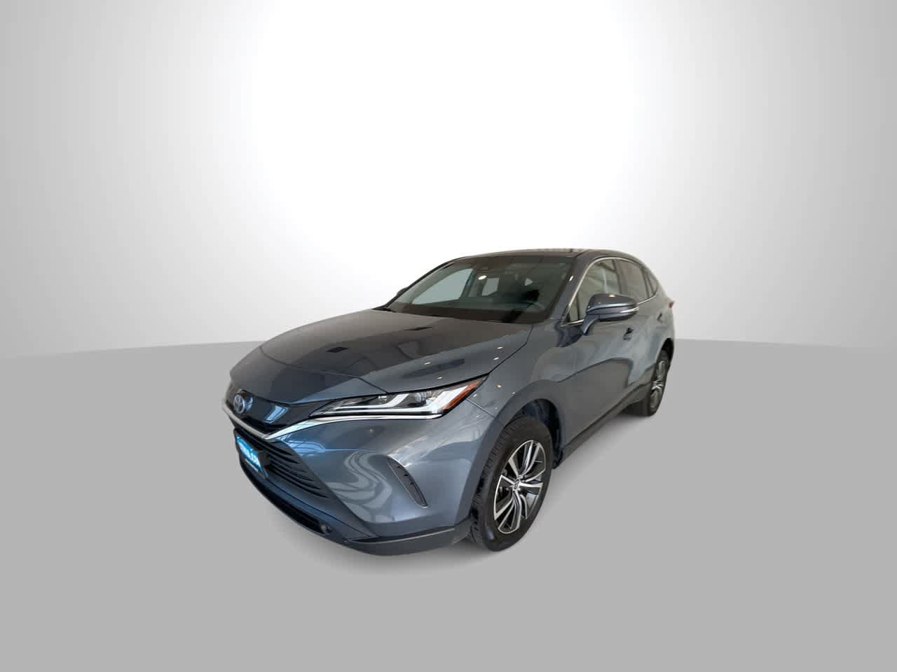 Used 2024 Toyota Venza LE AWD/4WD image 4